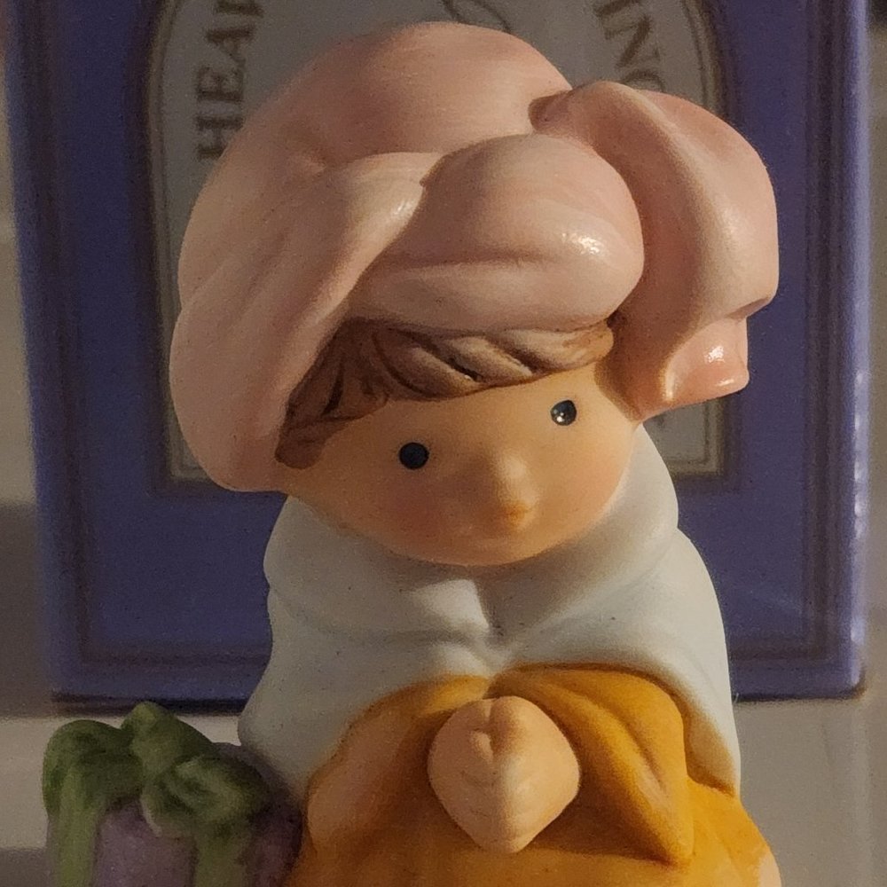 Avon Heavenly Blessings Nativity Collection Melchior 1986